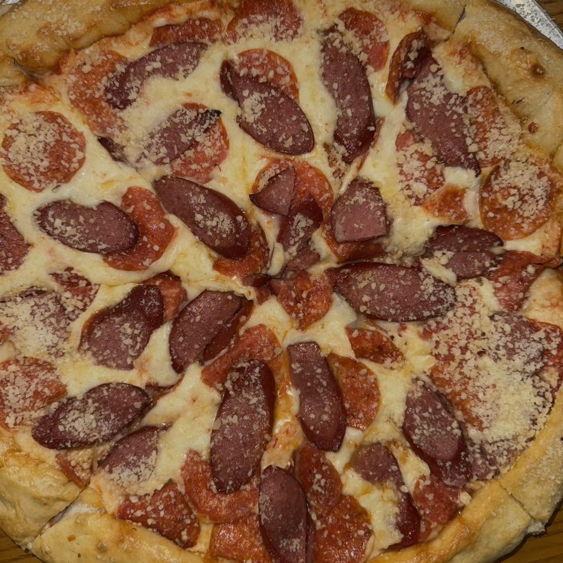 14" Pizza at Shots Bar & Grille Farmington Hills